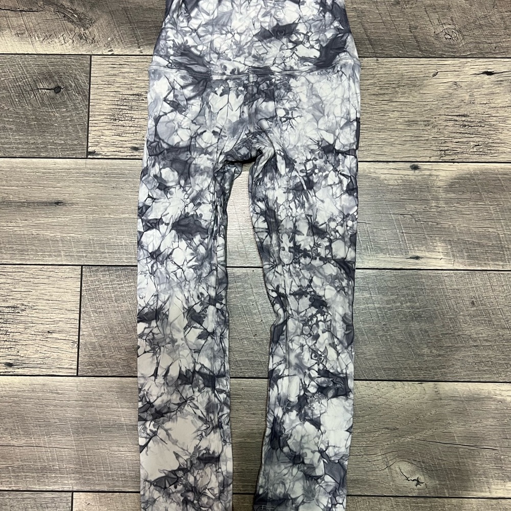 Lululemon high rise leggings new without tags tie dye